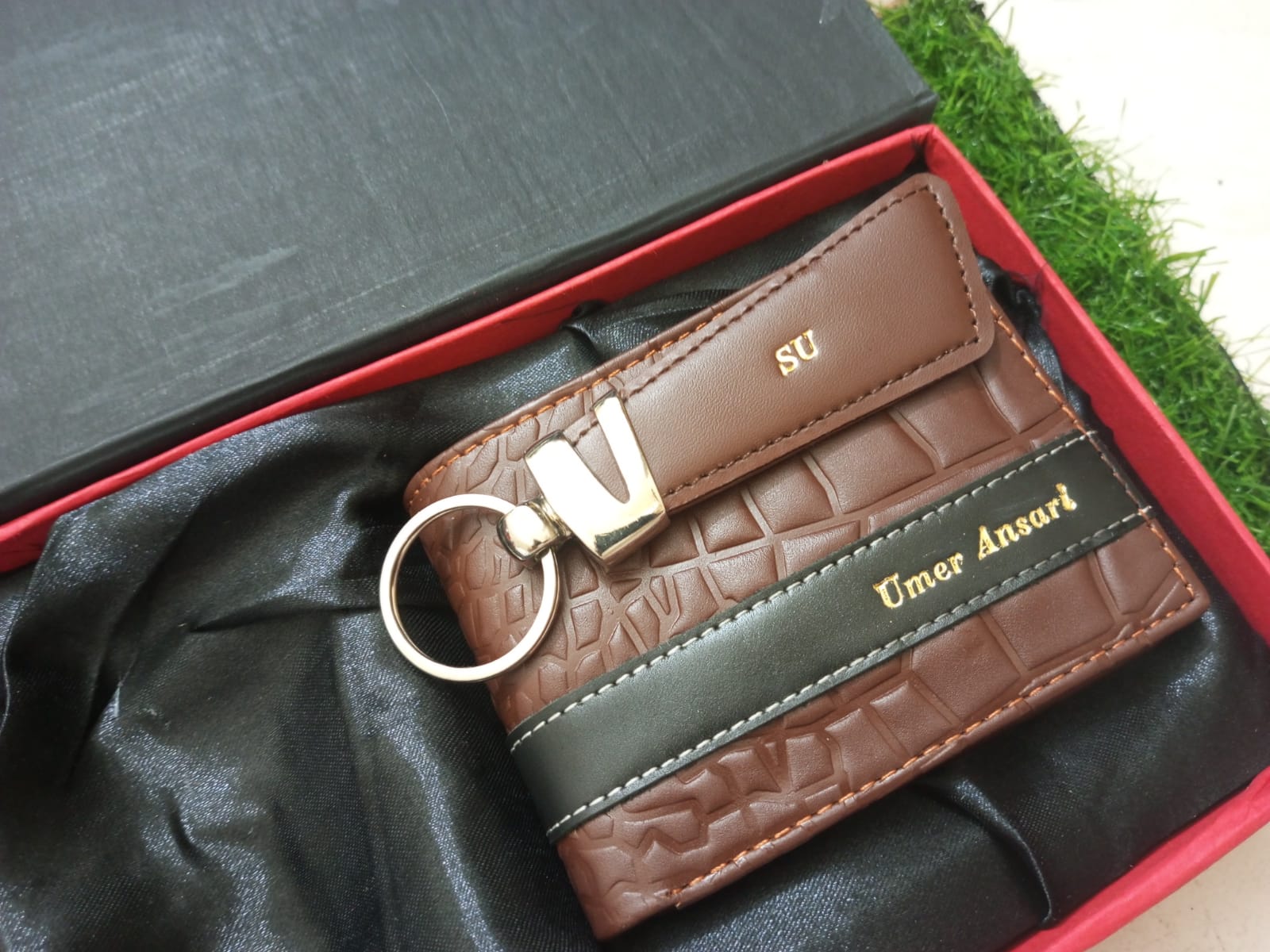 Customized Name Engraved Wallet keychain (brown+black)